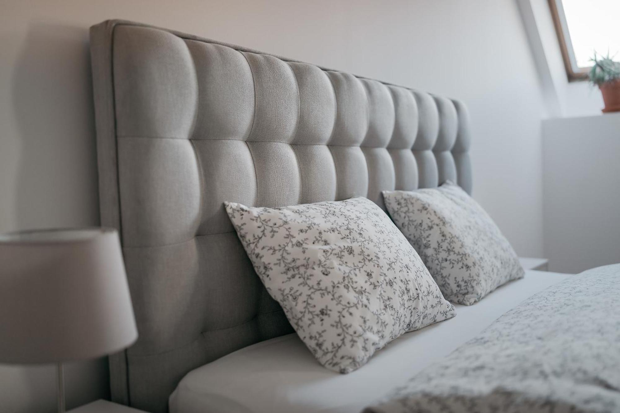 Dot 3 Bdr Apartment With Tyn Cathedral View & Ac Praha Bagian luar foto