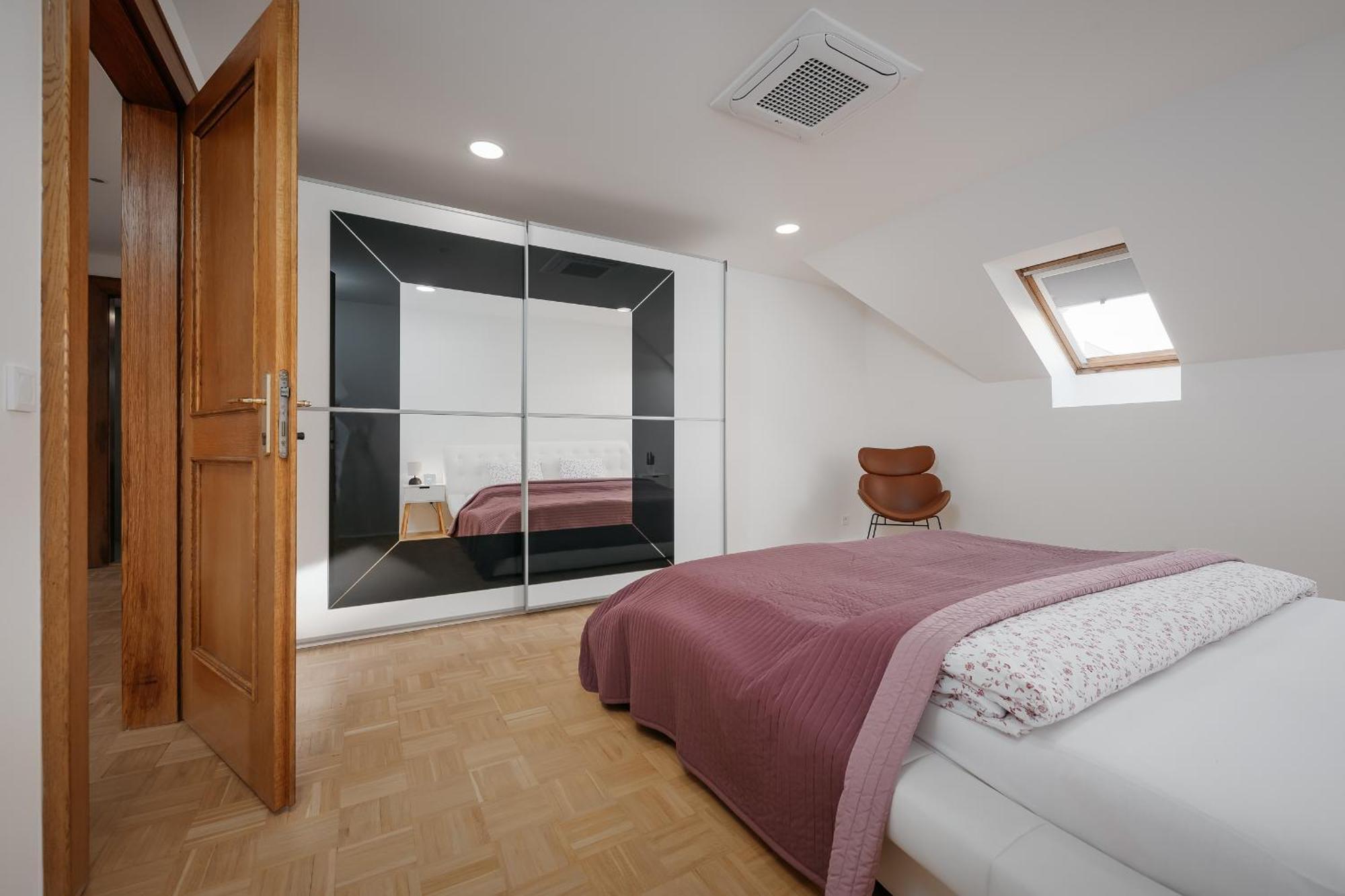 Dot 3 Bdr Apartment With Tyn Cathedral View & Ac Praha Bagian luar foto
